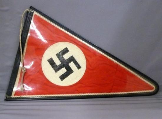 PARTY PENNANT IN PROTECTIVE LEATHER/CELLULOID COVER