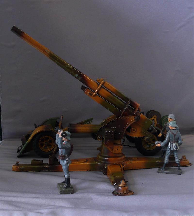 LINEOL 8,8 cm FLAK GUN AND CREW